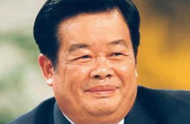 山根有横纹的男人面相:是大富大贵,还是一生坎坷?-图1 山根有横纹的男人面相:是大富大贵,还是一生坎坷?-图1