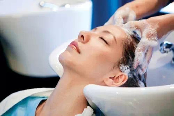 洗头可以加点白醋吗?洗头加白醋可以去屑吗-图2 洗头可以加点白醋吗?洗头加白醋可以去屑吗-图2