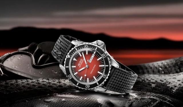美度推出首款烟熏红盘潜水表,吸睛度满分-图4 美度推出首款烟熏红盘潜水表,吸睛度满分-图4
