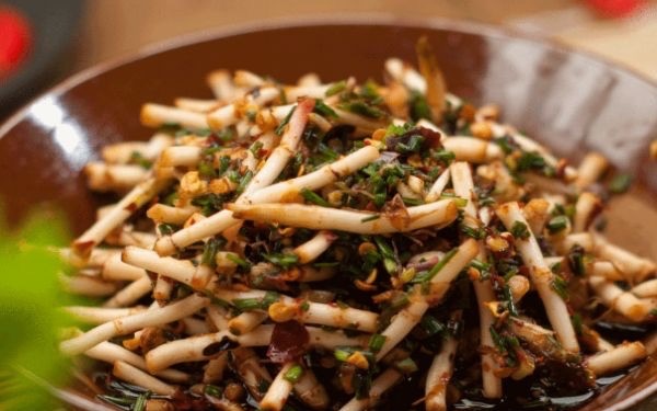 鱼腥草可以怎么吃?吃鱼腥草的方法-图1 鱼腥草可以怎么吃?吃鱼腥草的方法-图1