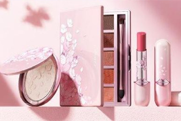 卡姿兰化妆品怎么样?卡姿兰化妆品是大牌吗-图3 卡姿兰化妆品怎么样?卡姿兰化妆品是大牌吗-图3