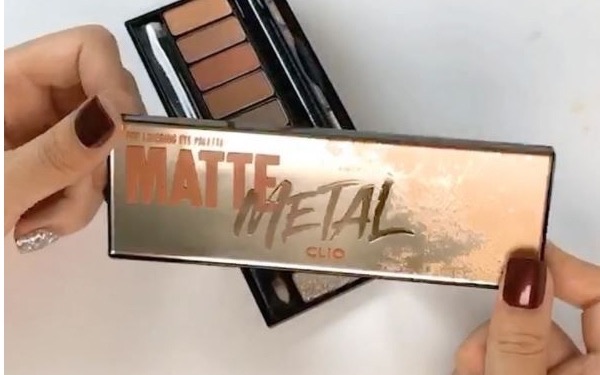 韩国最近流行的眼影盘点?韩妞必败眼影盘-图3 韩国最近流行的眼影盘点?韩妞必败眼影盘-图3