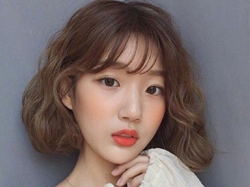 好看的女生短卷发发型推荐?夏天适合的短发发型图片推荐-图1 好看的女生短卷发发型推荐?夏天适合的短发发型图片推荐-图1