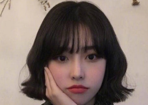 好看的女生短卷发发型推荐?夏天适合的短发发型图片推荐-图2 好看的女生短卷发发型推荐?夏天适合的短发发型图片推荐-图2