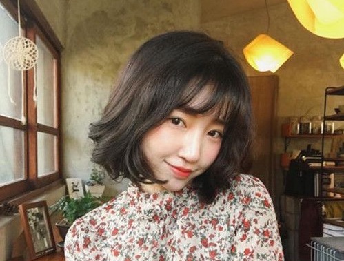 好看的女生短卷发发型推荐?夏天适合的短发发型图片推荐-图5 好看的女生短卷发发型推荐?夏天适合的短发发型图片推荐-图5