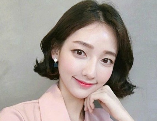 好看的女生短卷发发型推荐?夏天适合的短发发型图片推荐-图18 好看的女生短卷发发型推荐?夏天适合的短发发型图片推荐-图18