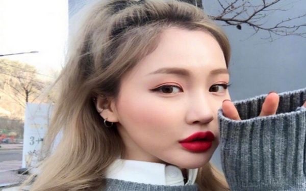 染发哪种颜色显皮肤白皙?亚麻色系列的头发颜色-图12 染发哪种颜色显皮肤白皙?亚麻色系列的头发颜色-图12