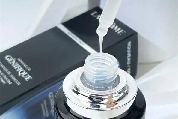 兰蔻小黑瓶为什么用了脸上有点刺痛?兰蔻小黑瓶对肌肤有副作用吗-图2 兰蔻小黑瓶为什么用了脸上有点刺痛?兰蔻小黑瓶对肌肤有副作用吗-图2