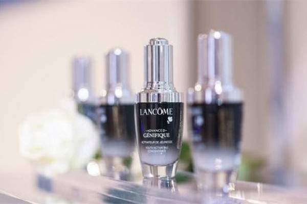 兰蔻小黑瓶为什么用了脸上有点刺痛?兰蔻小黑瓶对肌肤有副作用吗-图3 兰蔻小黑瓶为什么用了脸上有点刺痛?兰蔻小黑瓶对肌肤有副作用吗-图3