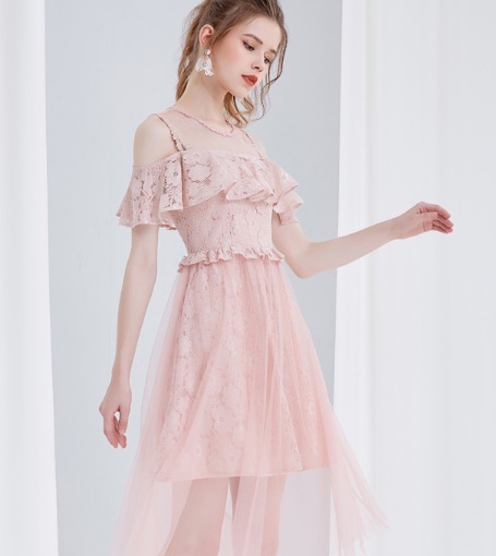 露肩连衣裙怎么搭配?露肩连衣裙搭配图片-图5 露肩连衣裙怎么搭配?露肩连衣裙搭配图片-图5