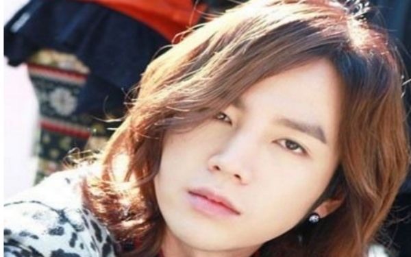 男生长发发型有哪些?男生留长发有几种发型-图12 男生长发发型有哪些?男生留长发有几种发型-图12