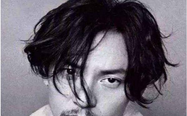 男生长发发型有哪些?男生留长发有几种发型-图15 男生长发发型有哪些?男生留长发有几种发型-图15