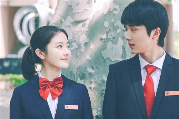 高中女生留什么发型好看?高中女生适合留什么发型-图2 高中女生留什么发型好看?高中女生适合留什么发型-图2