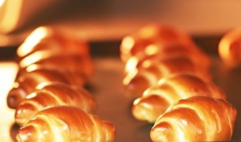 烤箱烤蛋糕的温度和时间?烤箱烤蛋糕小技巧-图3 烤箱烤蛋糕的温度和时间?烤箱烤蛋糕小技巧-图3