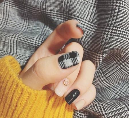 指甲短小美甲好看图片?短小指甲美甲图片-图15 指甲短小美甲好看图片?短小指甲美甲图片-图15