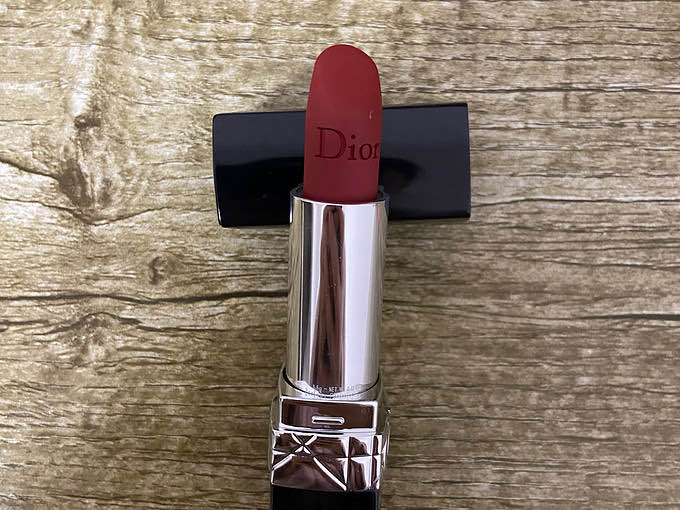 迪奥口红怎么打开?迪奥口红打不开怎么办?-图1 迪奥口红怎么打开?迪奥口红打不开怎么办?-图1