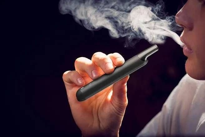 电子烟和真烟哪个危害大?电子烟和香烟哪个危害大?-图1 电子烟和真烟哪个危害大?电子烟和香烟哪个危害大?-图1