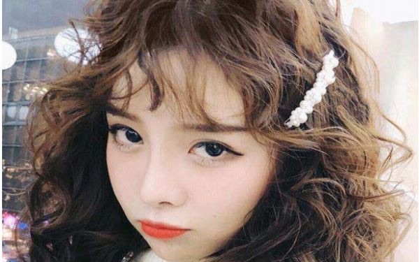 羊毛卷适合圆脸吗?羊毛卷烫发教程-图1 羊毛卷适合圆脸吗?羊毛卷烫发教程-图1