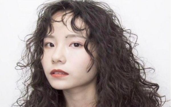 羊毛卷适合圆脸吗?羊毛卷烫发教程-图2 羊毛卷适合圆脸吗?羊毛卷烫发教程-图2