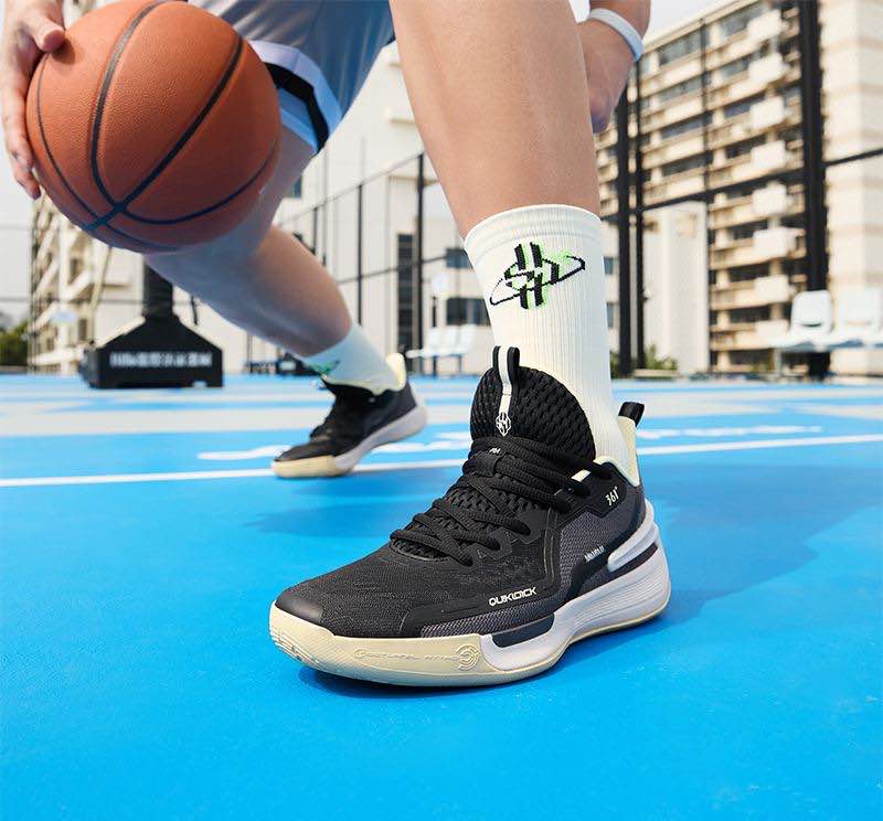 篮球鞋高帮好还是低帮好?篮球鞋高帮和低帮的区别-图1 篮球鞋高帮好还是低帮好?篮球鞋高帮和低帮的区别-图1