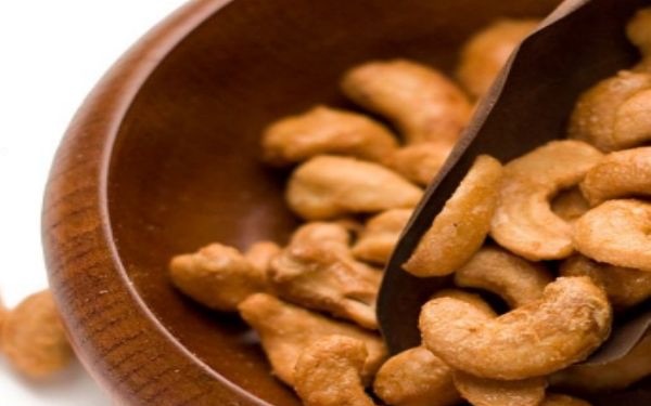 什么是炭烧腰果?炭烧腰果的功效与作用-图1 什么是炭烧腰果?炭烧腰果的功效与作用-图1