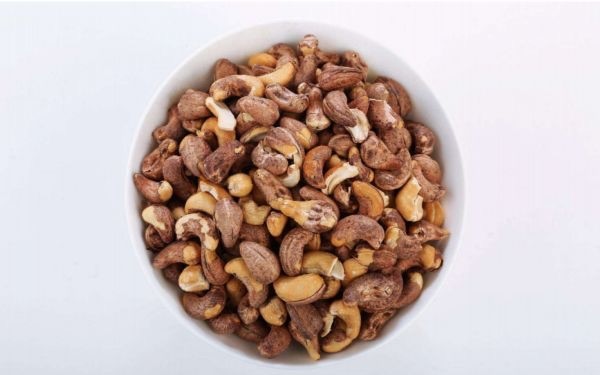 什么是炭烧腰果?炭烧腰果的功效与作用-图2 什么是炭烧腰果?炭烧腰果的功效与作用-图2