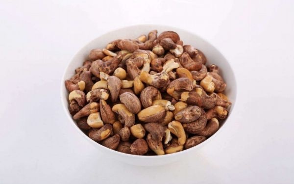 什么是炭烧腰果?炭烧腰果的功效与作用-图3 什么是炭烧腰果?炭烧腰果的功效与作用-图3