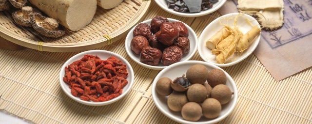 红枣桂圆怎么煮水喝(红枣桂圆煮水方法)-图1 红枣桂圆怎么煮水喝(红枣桂圆煮水方法)-图1