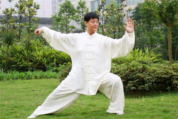 八段锦是什么?八段锦是太极的一种吗-图2 八段锦是什么?八段锦是太极的一种吗-图2