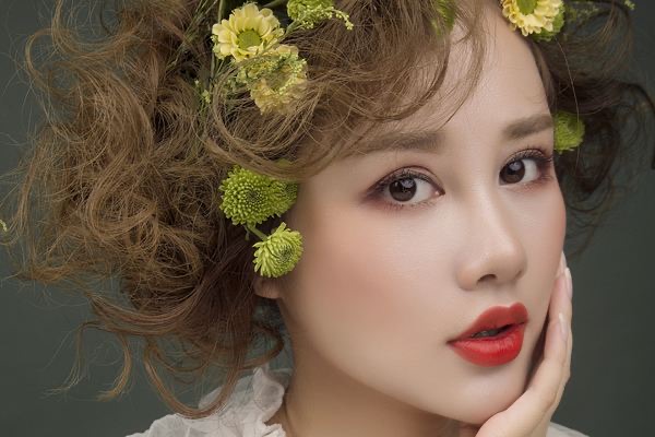 舞台妆适合用什么眼影?舞台妆眼影该怎么画-图1 舞台妆适合用什么眼影?舞台妆眼影该怎么画-图1