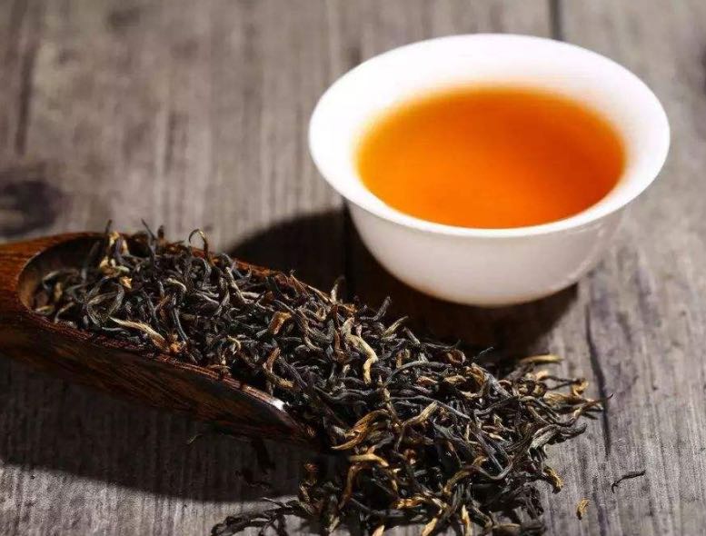 乌龙茶适合什么季节喝?乌龙茶哪些人不能喝-图1 乌龙茶适合什么季节喝?乌龙茶哪些人不能喝-图1