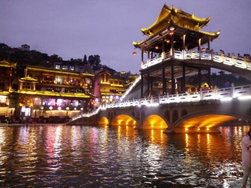 凤凰古城哪些景点好玩?凤凰古城值得去的景点-图1 凤凰古城哪些景点好玩?凤凰古城值得去的景点-图1