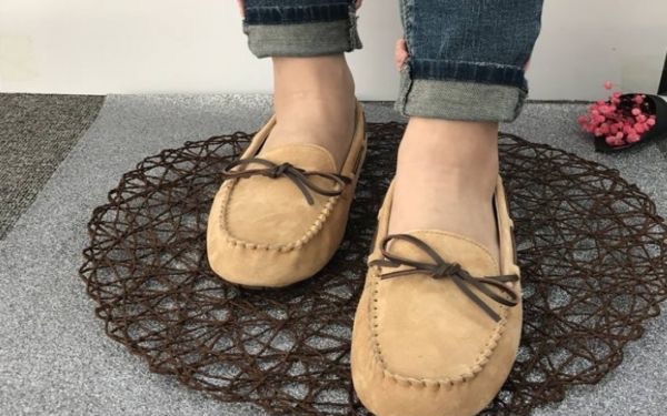 冬天豆豆鞋配什么袜子?豆豆鞋冬季怎么搭配-图3 冬天豆豆鞋配什么袜子?豆豆鞋冬季怎么搭配-图3