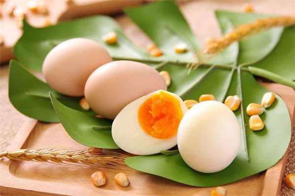 土鸡蛋和洋鸡蛋的区别?土鸡蛋和洋鸡蛋营养价值一样吗-图2 土鸡蛋和洋鸡蛋的区别?土鸡蛋和洋鸡蛋营养价值一样吗-图2