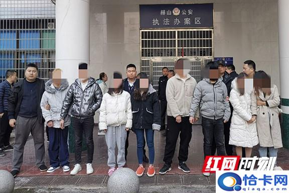 微信挂机赚钱安全吗?出租微信号犯罪团伙被端了-图1 微信挂机赚钱安全吗?出租微信号犯罪团伙被端了-图1