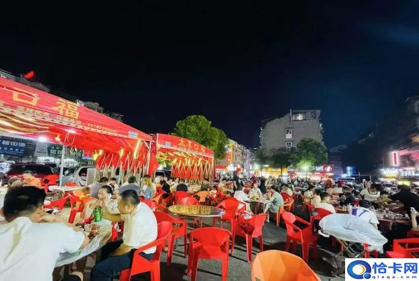 长沙最大的地摊夜市?长沙这几条夜宵街是有多火?-图2 长沙最大的地摊夜市?长沙这几条夜宵街是有多火?-图2