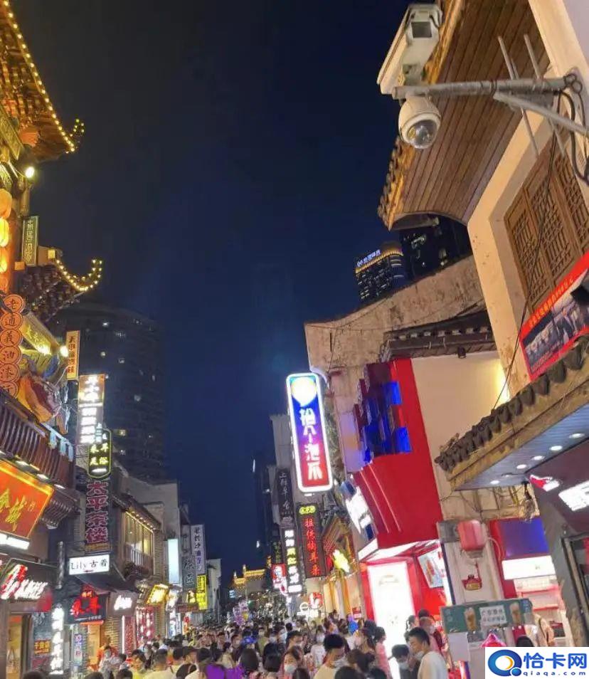 长沙最大的地摊夜市?长沙这几条夜宵街是有多火?-图5 长沙最大的地摊夜市?长沙这几条夜宵街是有多火?-图5