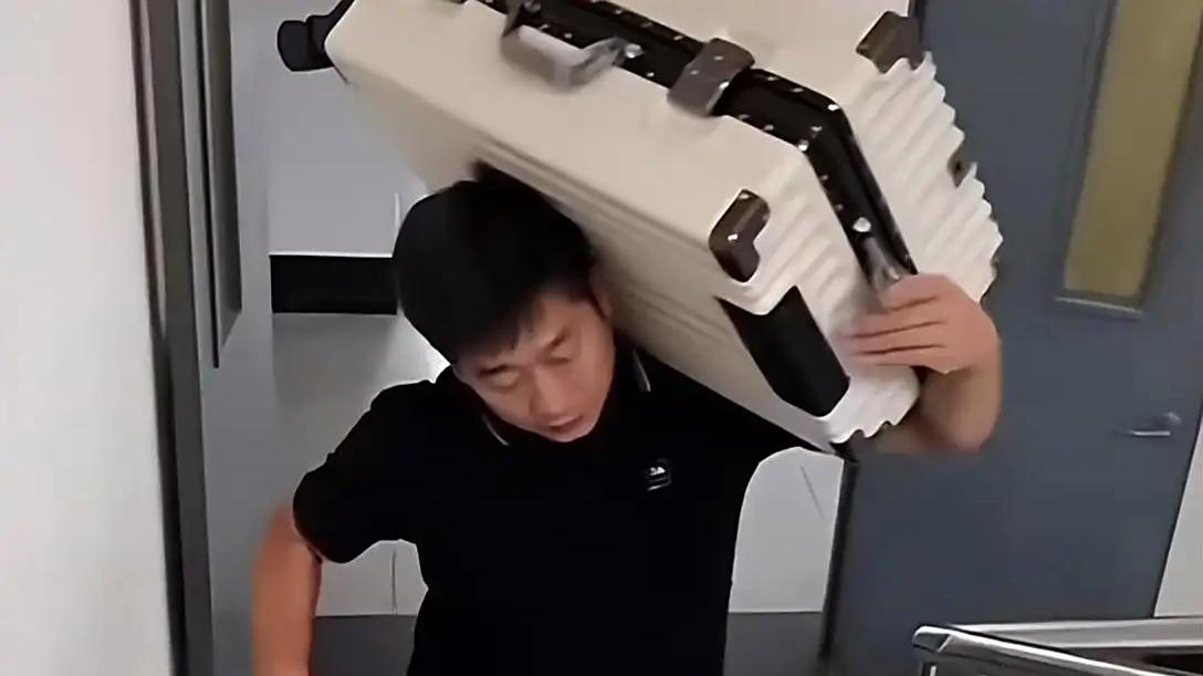 开学季著名景点:“爸拿马运河”