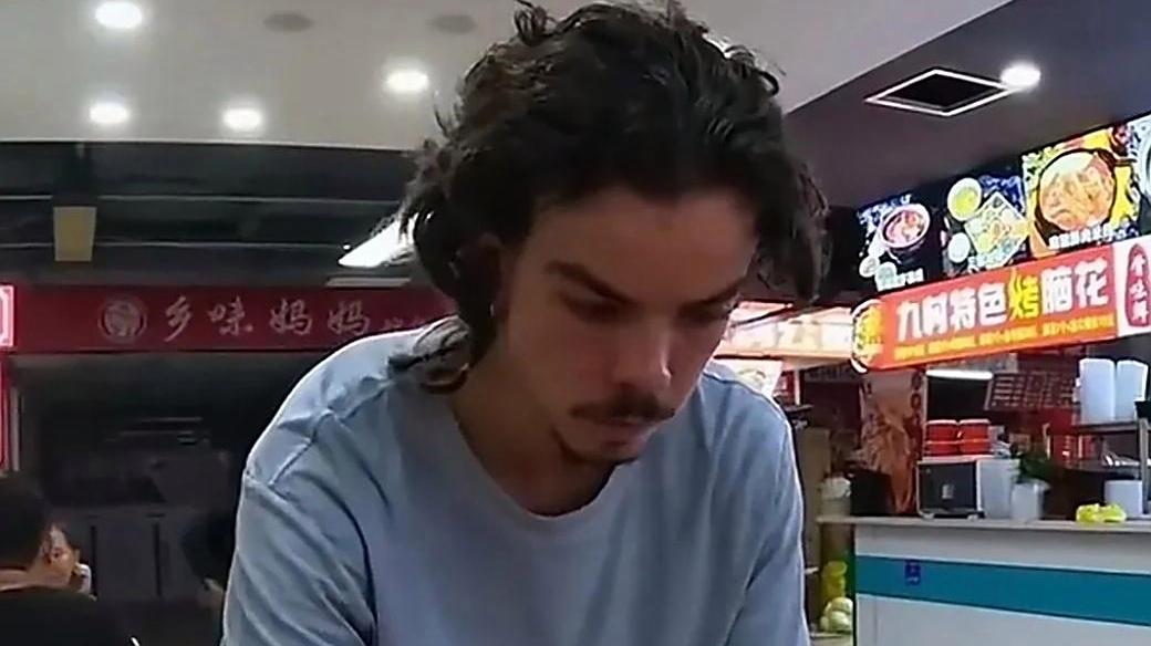把电脑放在中国商场30分钟