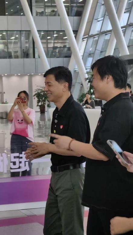 李彦宏现身百度科技园 活动状态佳 帅气依旧 将出席“百度最高奖”典礼(图1)