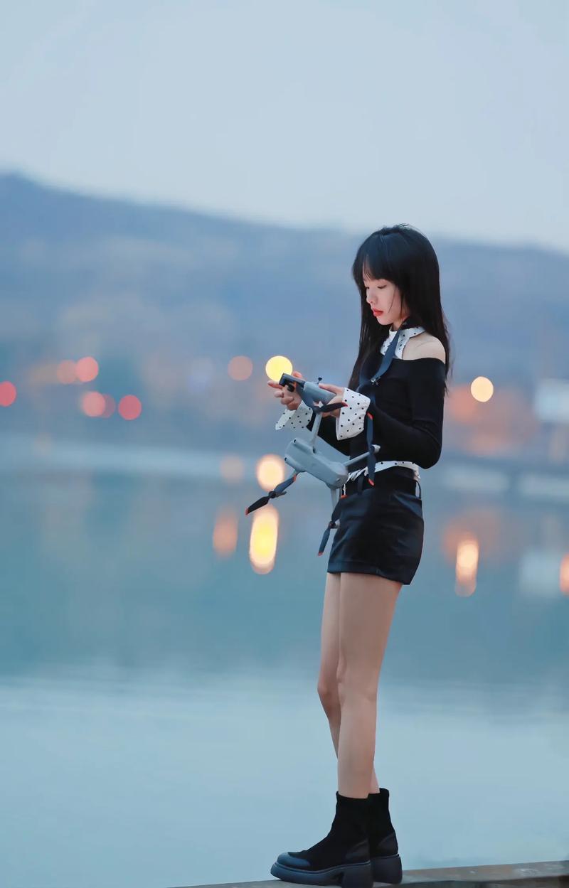 女生专攻无人机维修走红“飞友圈”