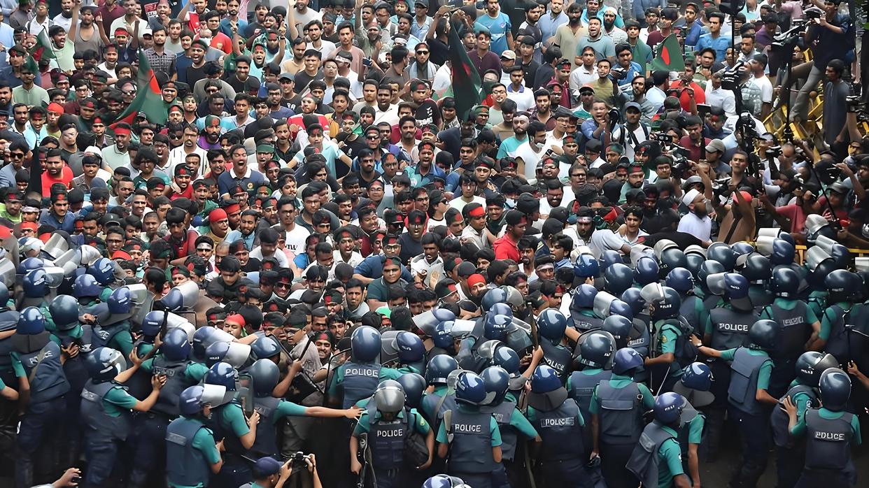 尼泊尔多地爆发大规模示威游行