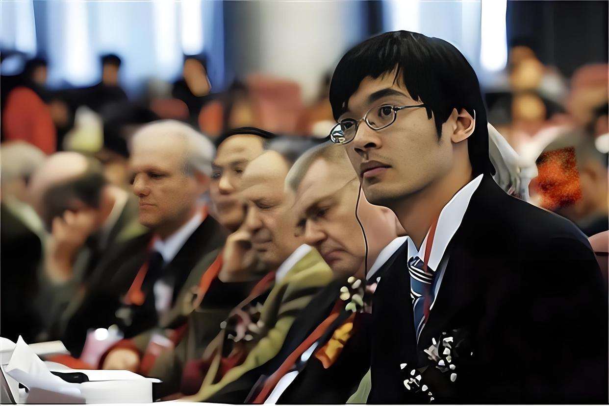 顶尖华裔数学家被迫在美筹款