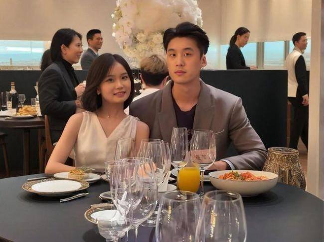 胡楚靓向网友道歉 前男友半夜按门铃