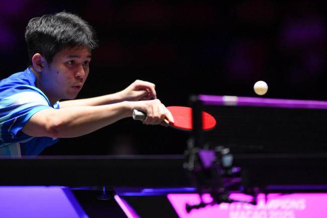 WTT澳门冠军赛：林诗栋晋级16强 横扫对手显实力