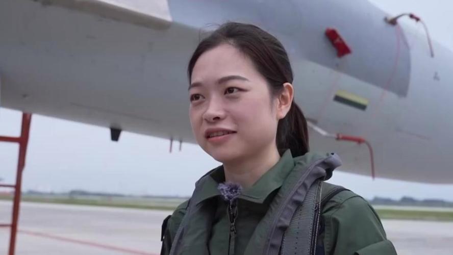 女飞行员：若有人敢来挑衅 那就试试