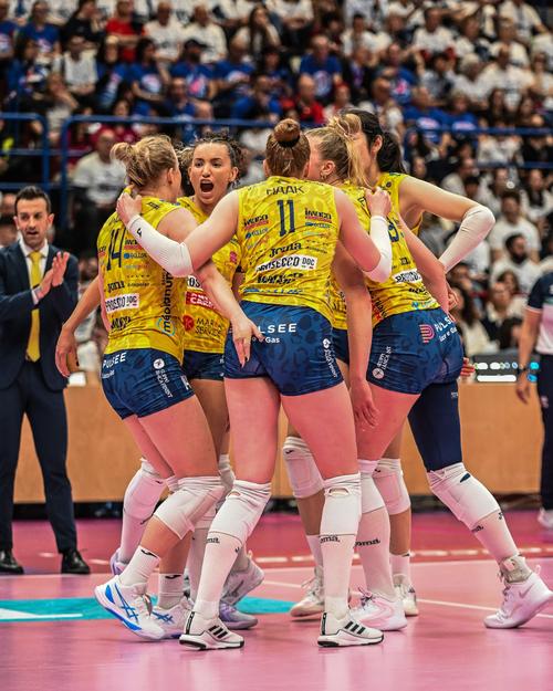 意大利女排世锦赛夺冠创历史