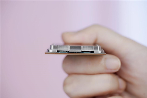 新一代的千元神U！AMD锐龙5 9500F处理器图赏