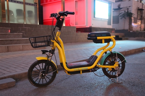 拐弯车与直行车相撞被判主责！电动车主不服认定 教科书式维权