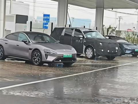 小米第四款新车曝光：全新增程SUV！2026年见(图4)